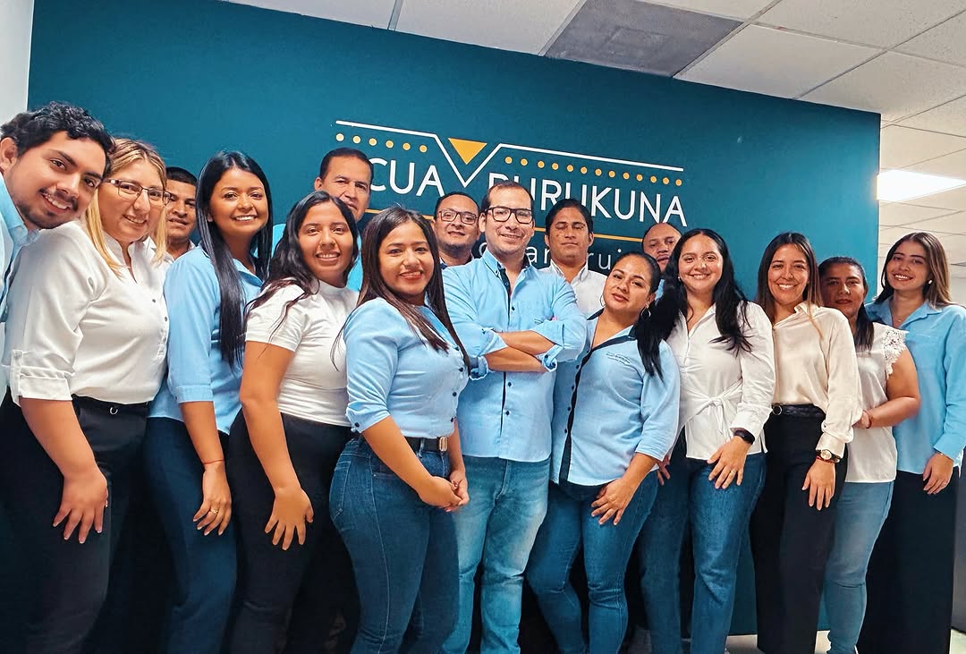 Equipo de oficina de Ecuarurukuna